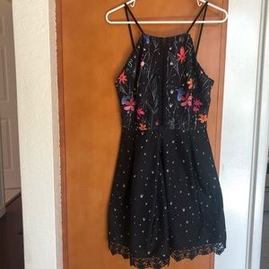 Women’s dress. Size M.